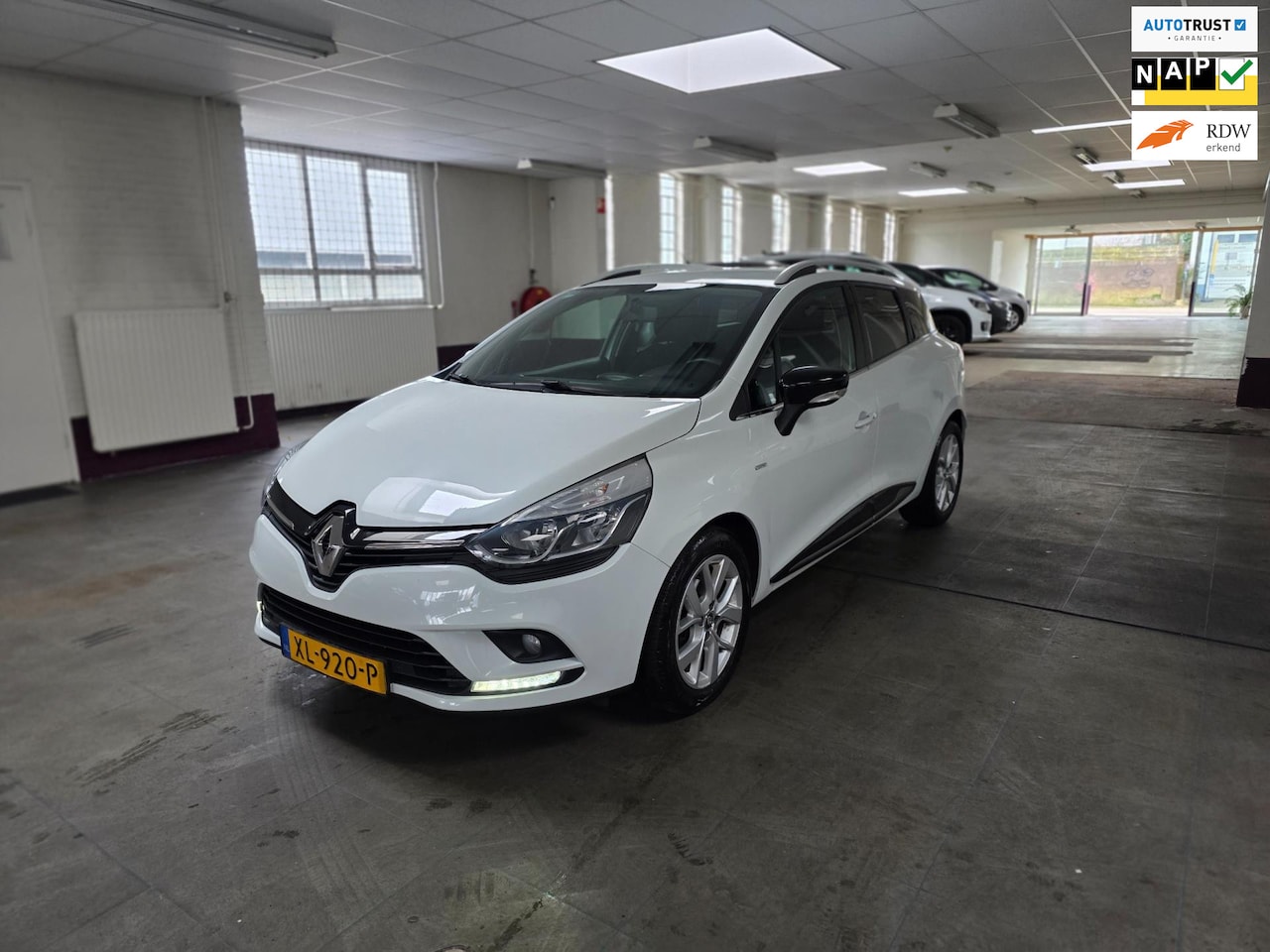 Renault Clio Estate - 0.9 TCe Limited 0.9 TCe Limited - AutoWereld.nl