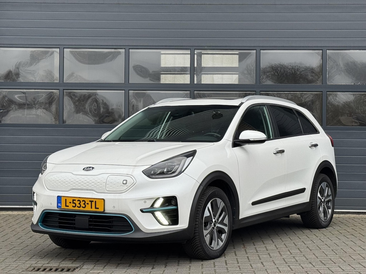 Kia e-Niro - DYNAMICPLUSLINE 64 KWH I 3-FASE I 100% SOH I ALL-IN PRIJS I P-CAMERA - AutoWereld.nl