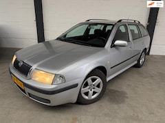 Skoda Octavia Combi - 2.0 Tour |LPG| |ClimateControl| |Trekhaak| |CruiseControl|