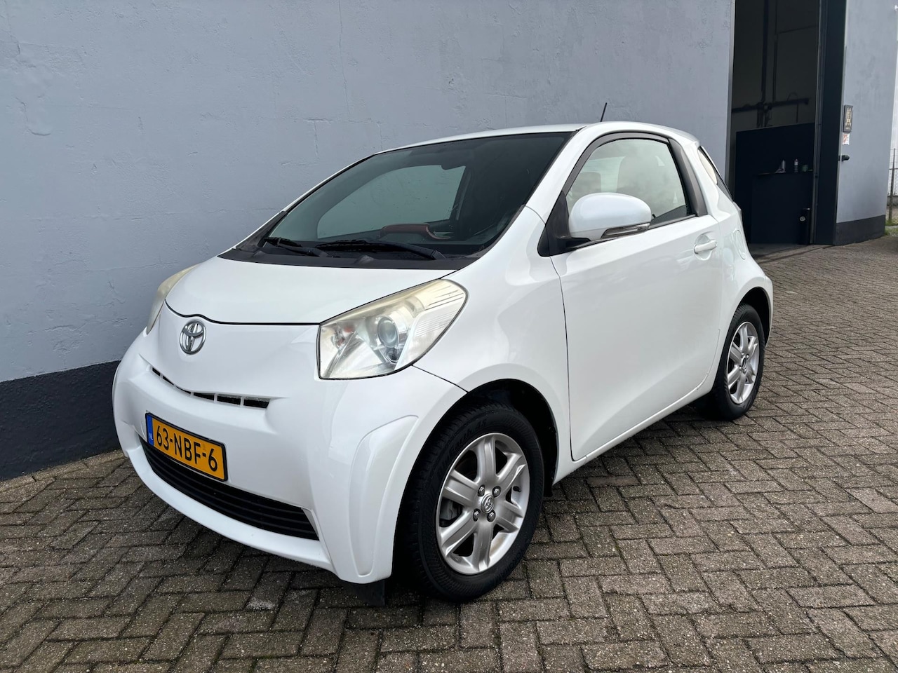 TOYOTA IQ