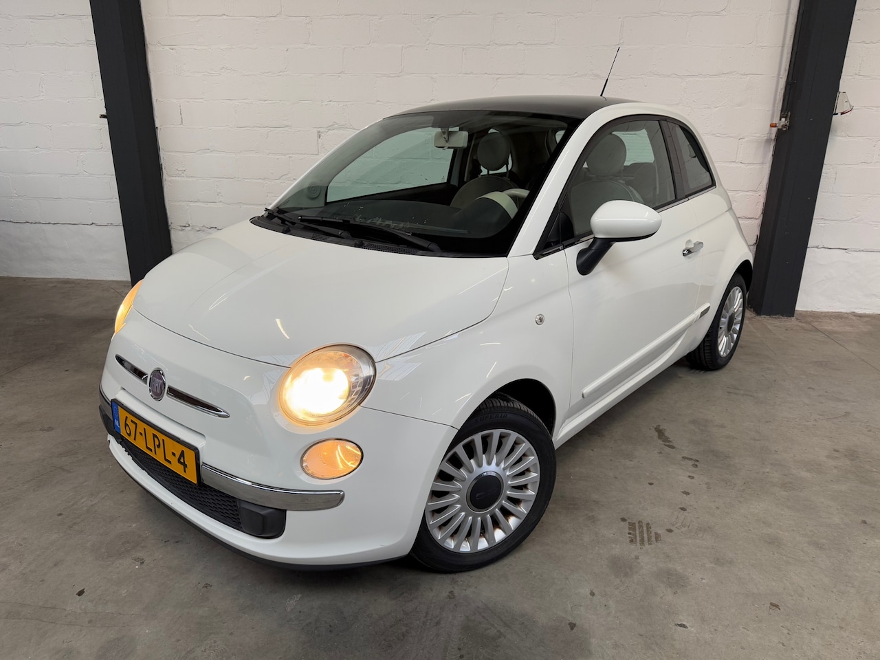 Fiat 500 - 1.2 Automaat |Lounge| |Panoramadak| |OrgNL| - AutoWereld.nl