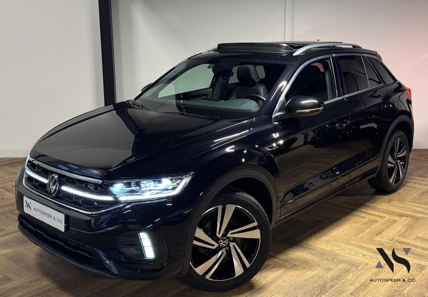 Volkswagen T-Roc - 1.5 TSI R-Line PANO KEYLESS CAM - AutoWereld.nl