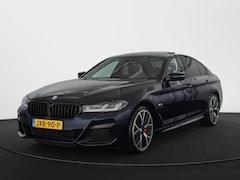 BMW 5-serie - 545e xDrive M Sport Harman Kardon Schuif-/Kanteldak Achterasbesturing 20" SOH 98%