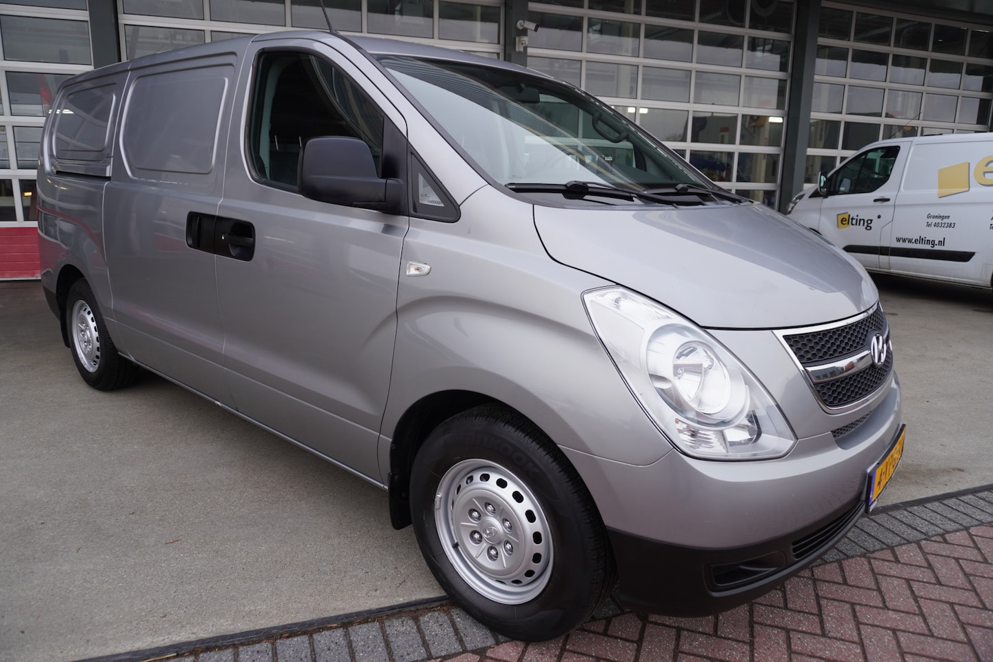 Hyundai H 300 - 2.5 CRDi 136PK Dynamic Airco | Radio/BT | Camera | Schuifdeur links en rechts - AutoWereld.nl