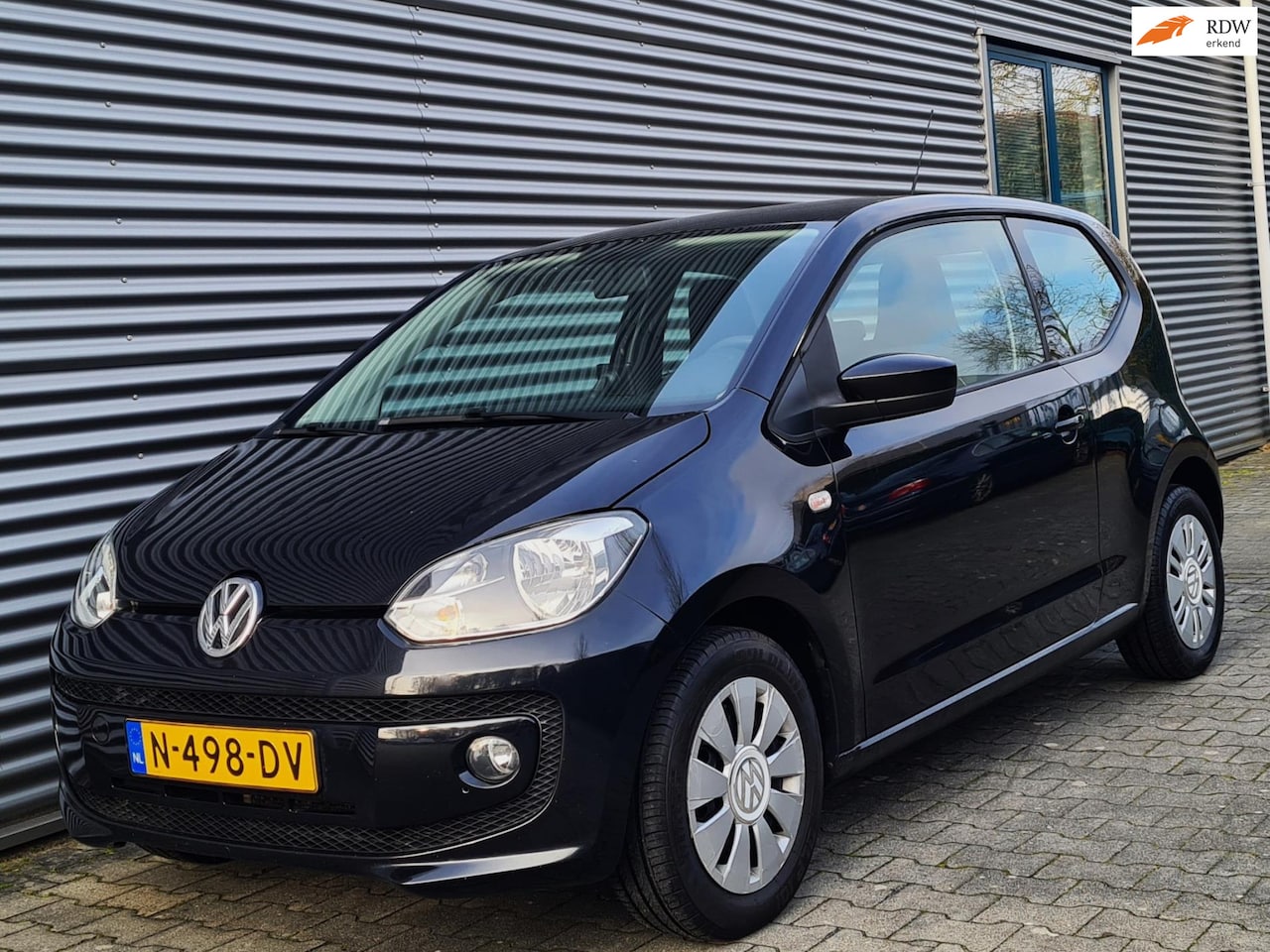 Volkswagen Up! - 1.0 high up! 04-2012 Blackmagic Metallic - AutoWereld.nl