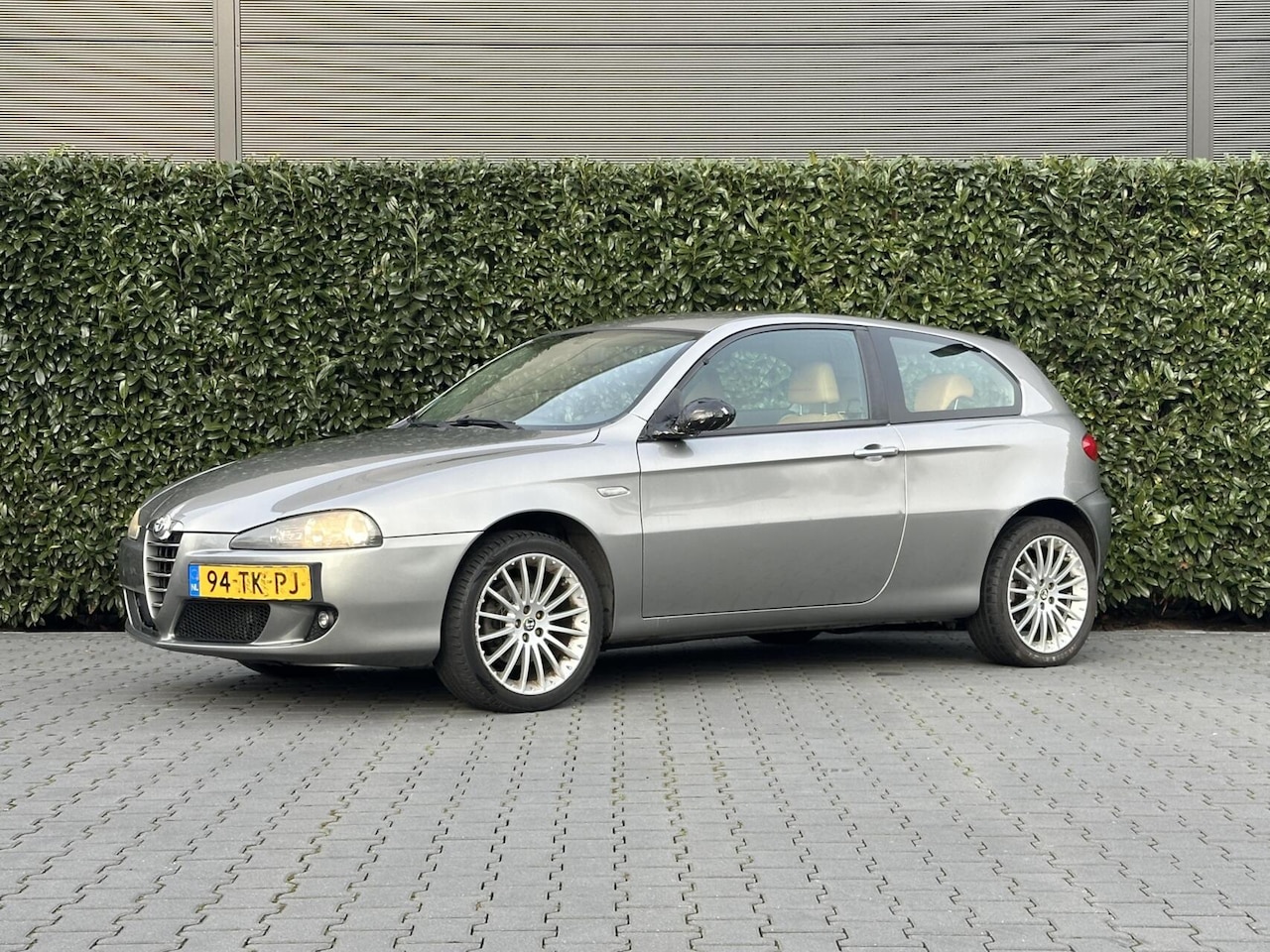 Alfa Romeo 147 - 1.6 T.Spark Progression 1.6 T.Spark Progression, LEDER, CLIMATE CONTROL, CRUISE CONTROL, TREKHAAK, LICHTMETALEN VE - AutoWereld.nl