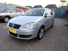 Volkswagen Polo - 1.4-16V Optive 5DRS AIRCO