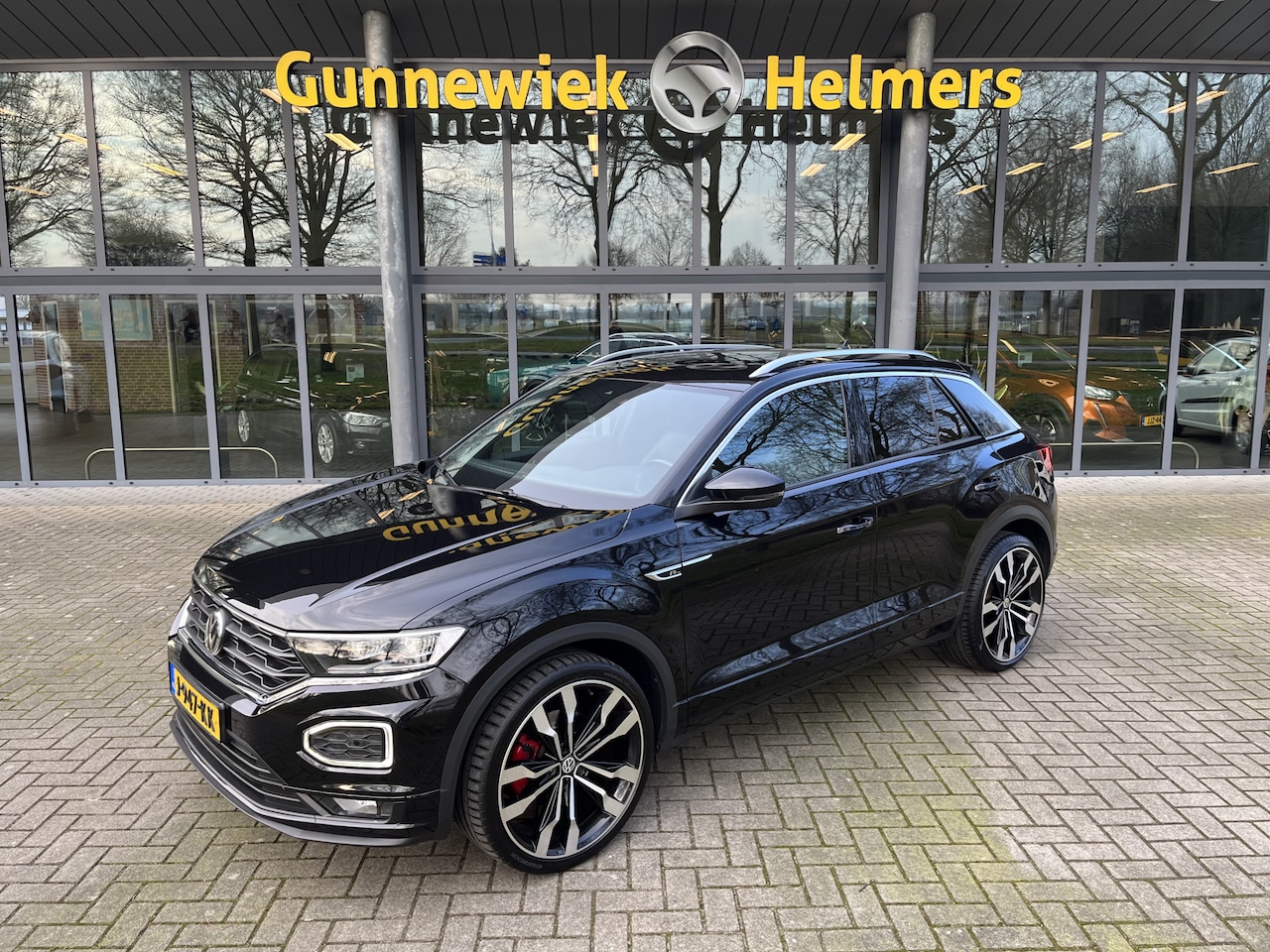 Volkswagen T-Roc - 1.5 TSI Sport Business R | CAMERA | CARPLAY | 20INH | STOELVERW. - AutoWereld.nl