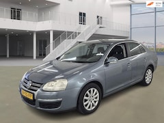 Volkswagen Jetta - 1.6 FSI Comfortline Business