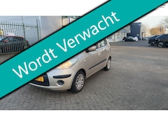 Hyundai i10 - 1.1 Dynamic Airco Automaat Hoge instap 4-Cilinder motor