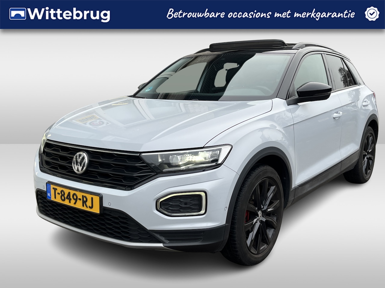 Volkswagen T-Roc - 1.5 TSI Sport / AUTOMAAT/ PANO/ STANDKACHEL/ ELEK.KLEP/ DODEHOEK/ STOELVERWARM./ PARK.SENS - AutoWereld.nl