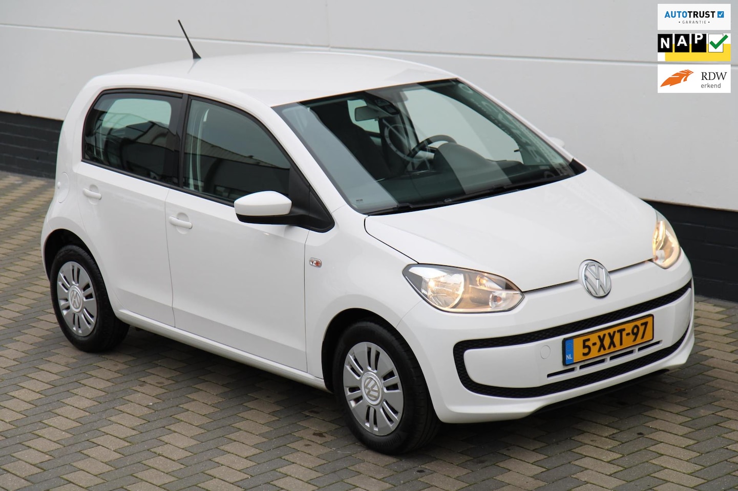 Volkswagen Up! - 1.0 move up! BlueMotion 5 deurs Airco NAP APK - AutoWereld.nl