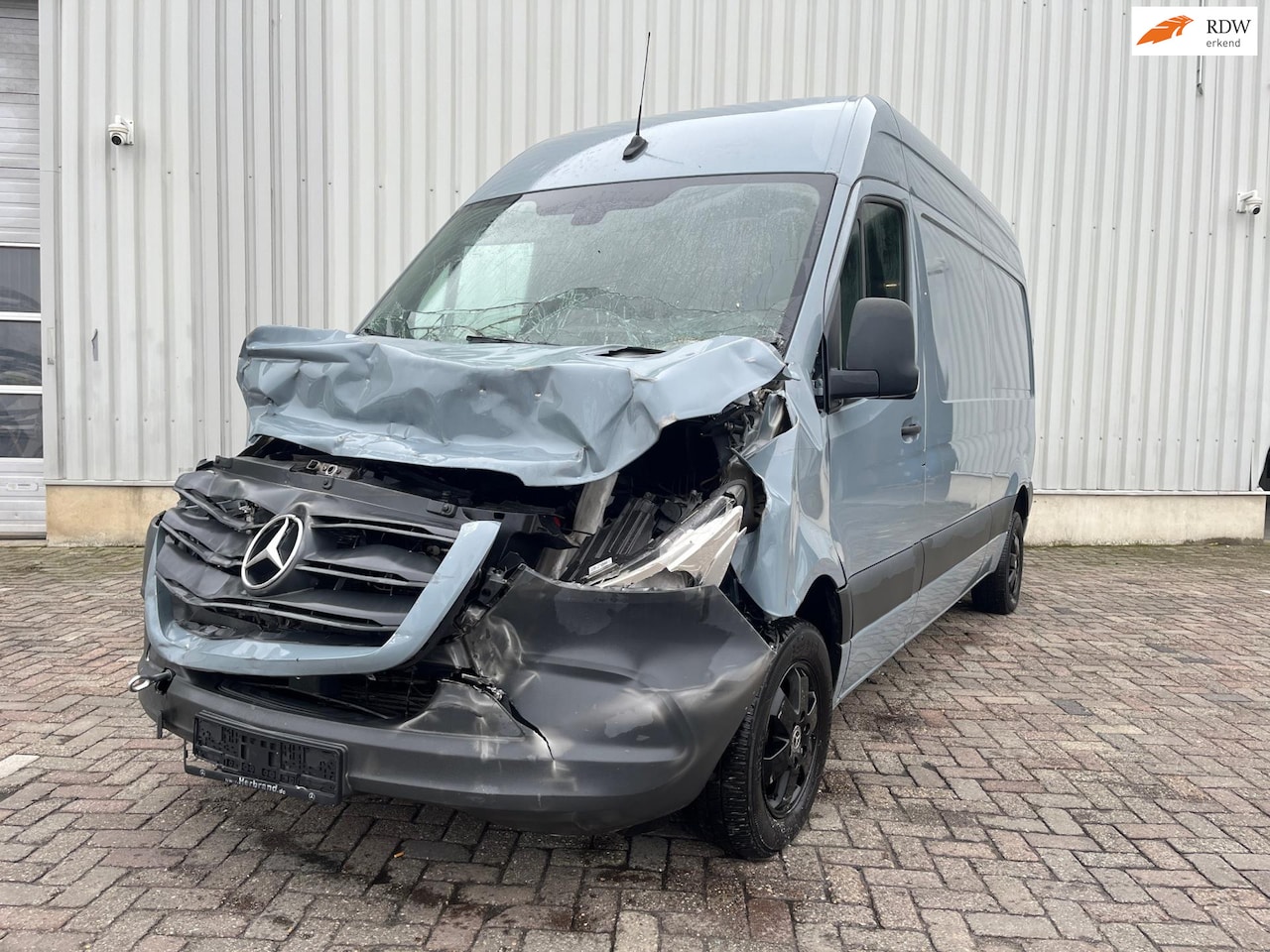 Mercedes-Benz Sprinter - 211 2.2 CDI L1 - Front Schade - Koelvloeistof Lekkage - AutoWereld.nl
