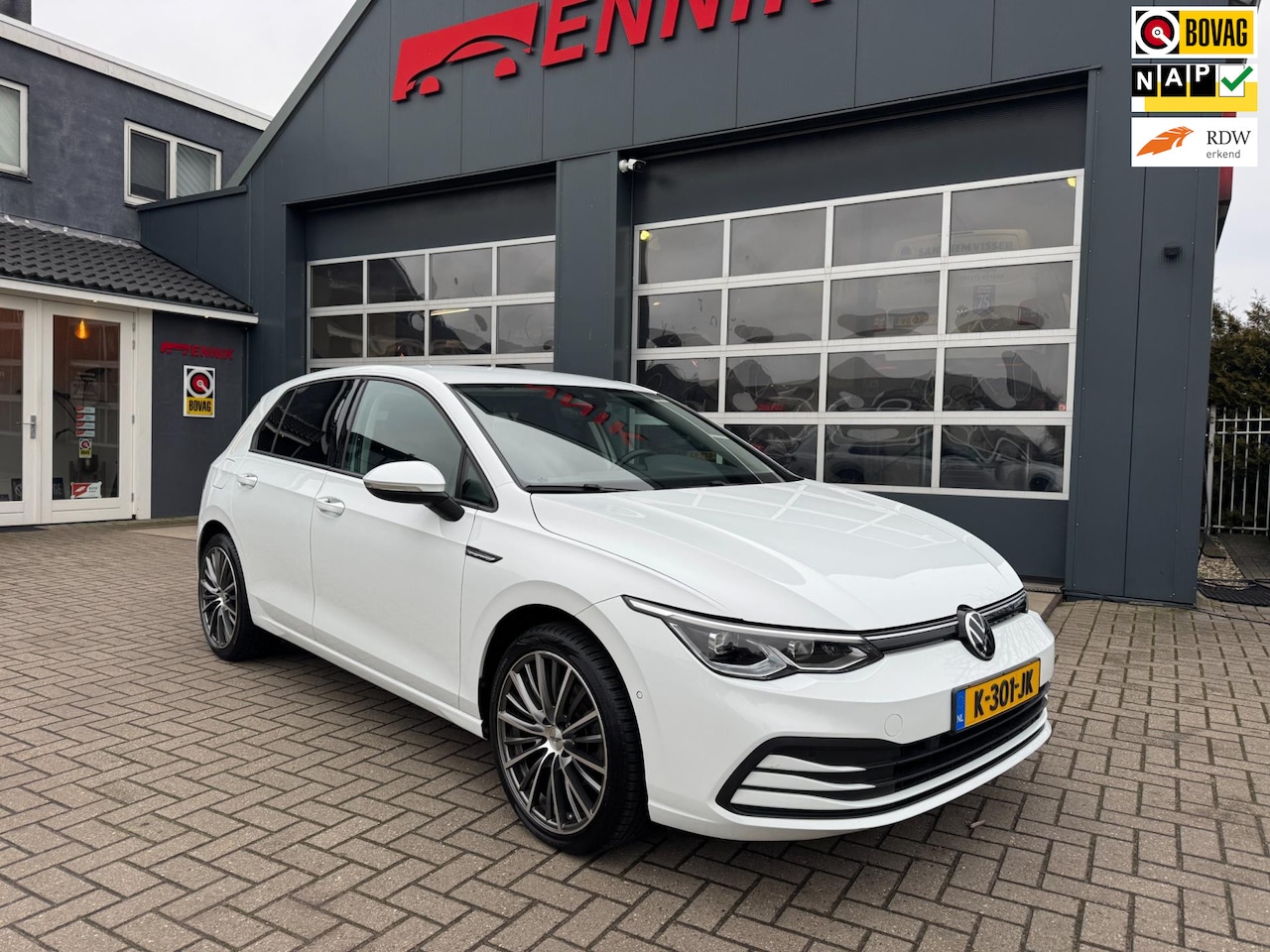 Volkswagen Golf - 1.5 TSI Life Business / ACC / Full LED / Camera / Massage sportzetels . - AutoWereld.nl