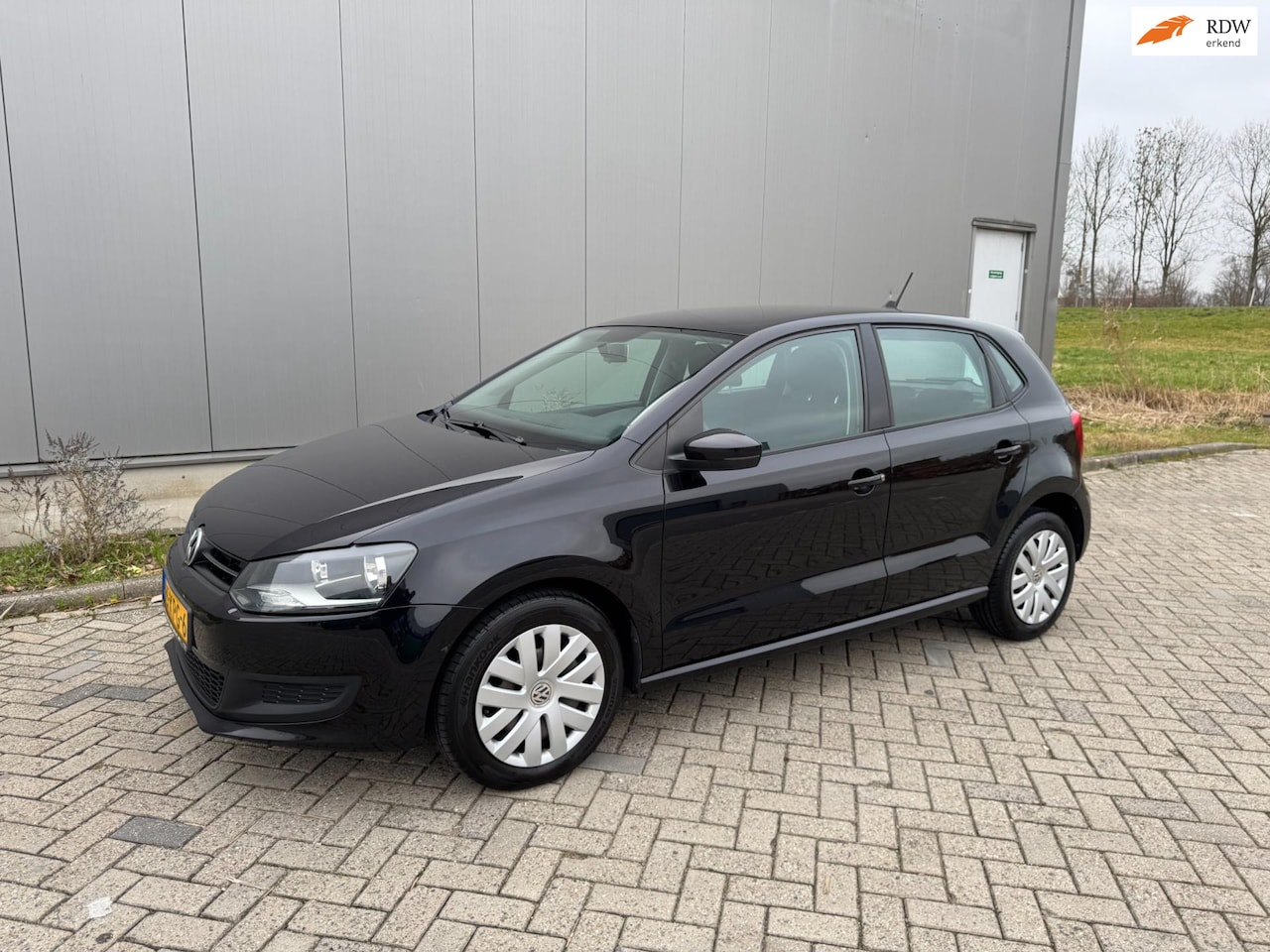 Volkswagen Polo - 1.4-16V Comfortline 5Drs Airco Cruis Carplay Isofix Nap - AutoWereld.nl