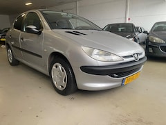 Peugeot 206 - 1.4 XT 99000 km zeer nette auto