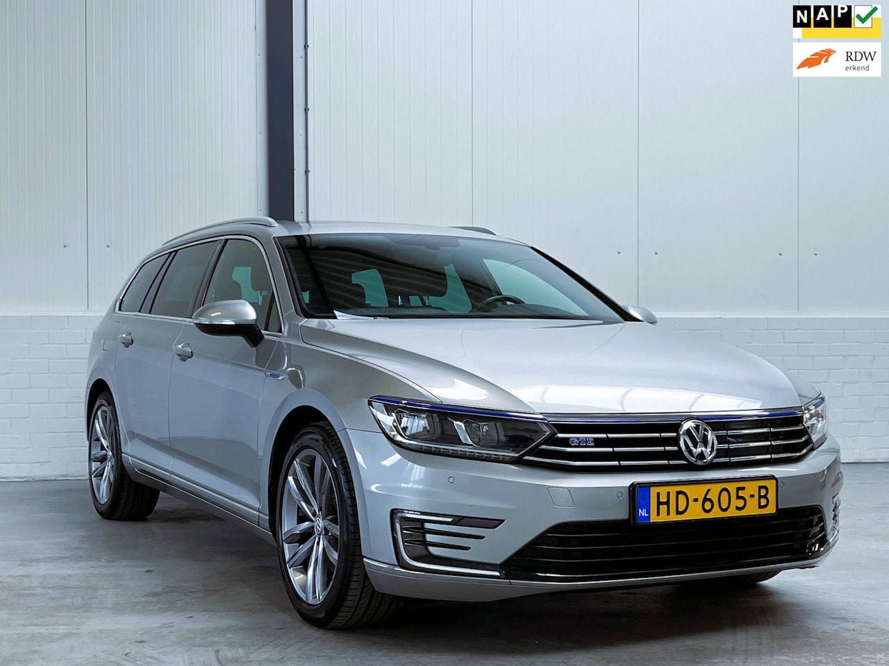 Volkswagen Passat Variant - 1.4 TSI GTE Highline Org NL|Pano|Trekhaak|Dealer O.H.|SoH 91% - AutoWereld.nl