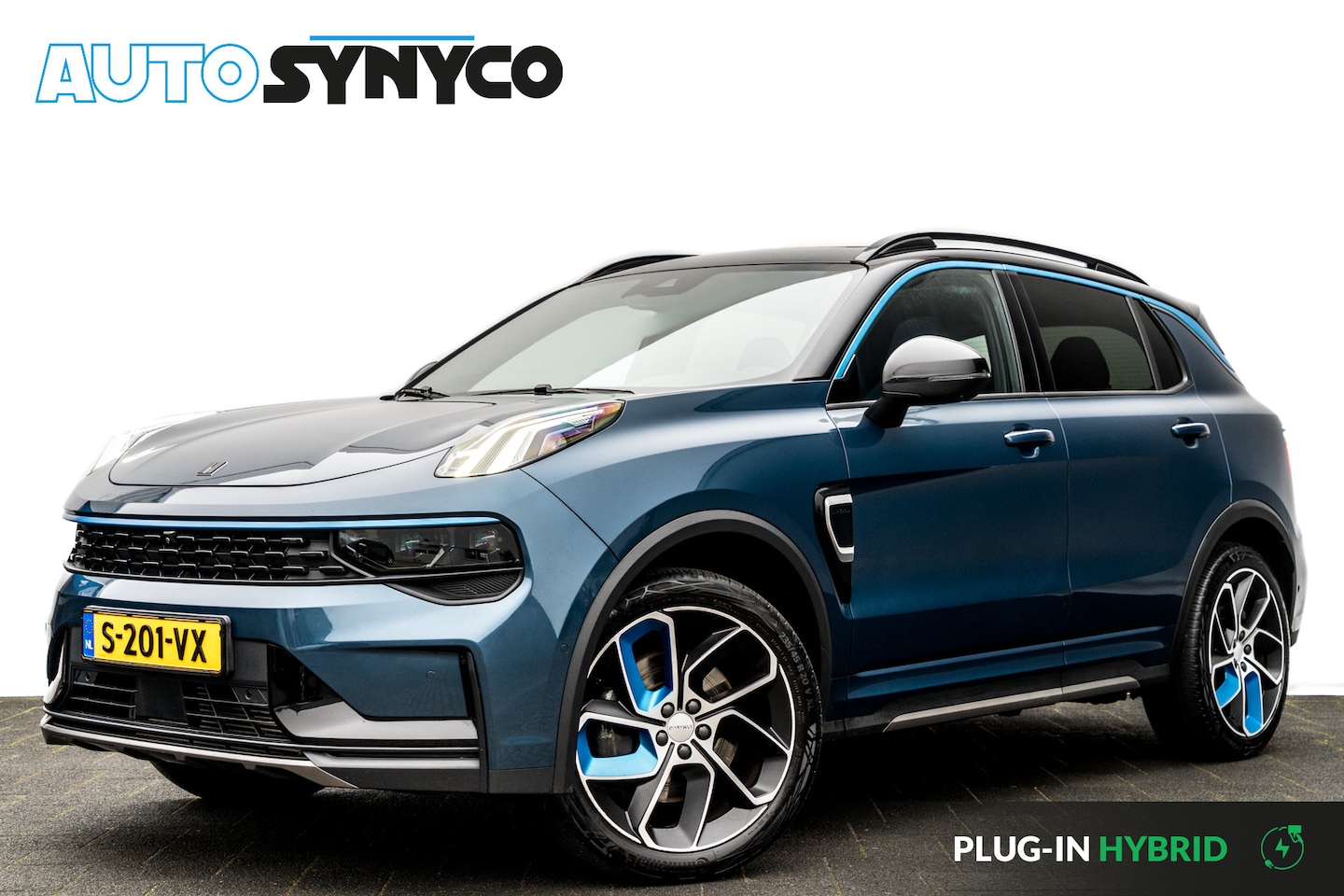 Lynk & Co 01 - 1.5 Plug-in Hybrid 262 Pk I Modeljaar 2023 I Panoramadak I 75 km Elektrisch I 360 Camera I - AutoWereld.nl