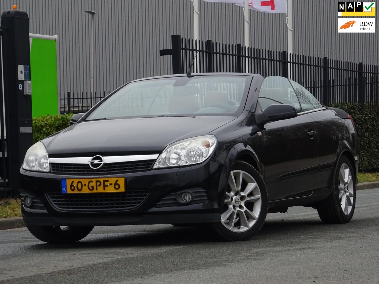 Opel Astra TwinTop - 1.8 Temptation NAP/LEER/AIRCO/CRUISE/PDC - AutoWereld.nl