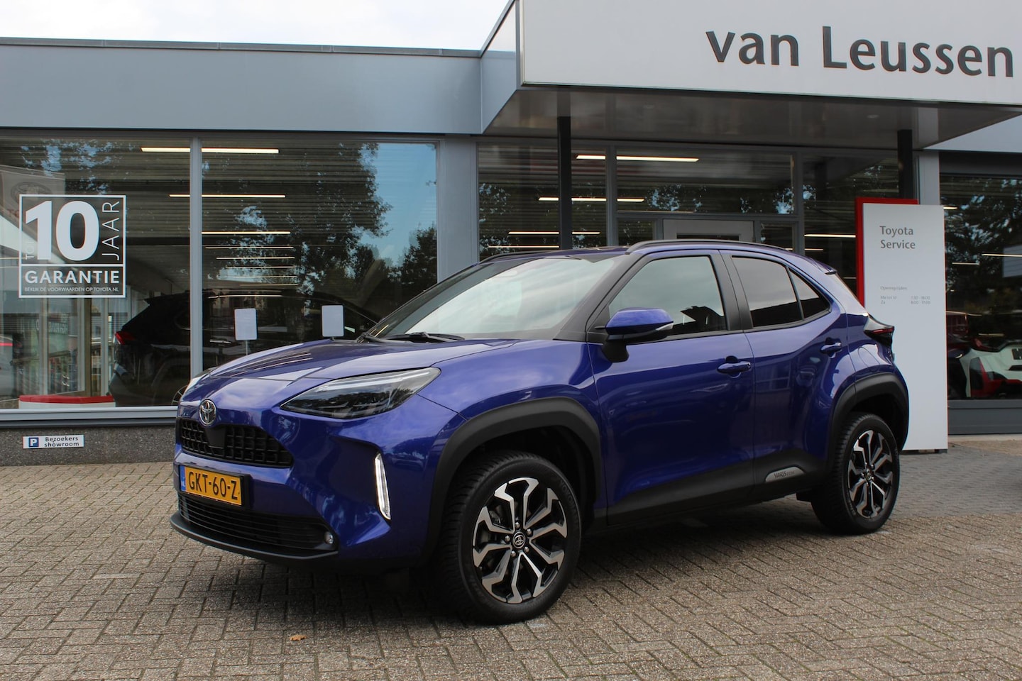 Toyota Yaris Cross - Hybrid 115 FIRST EDITION KEYLESS 17'' LM-VELGEN MET ALL SEASONBANDEN CLIMA NAVI APPLE/ANDR - AutoWereld.nl