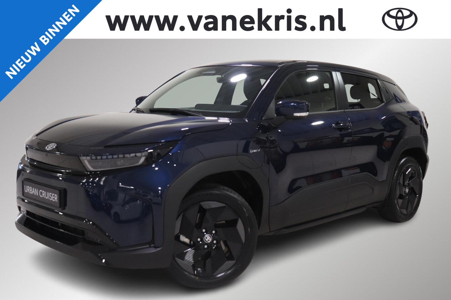 Toyota Urban Cruiser - Dynamic 61 kWh Dynamic 61 kWh, Stuur & Stoel verwarming, Apple Carply & Android Auto, 67kW DC, Camera! - AutoWereld.nl