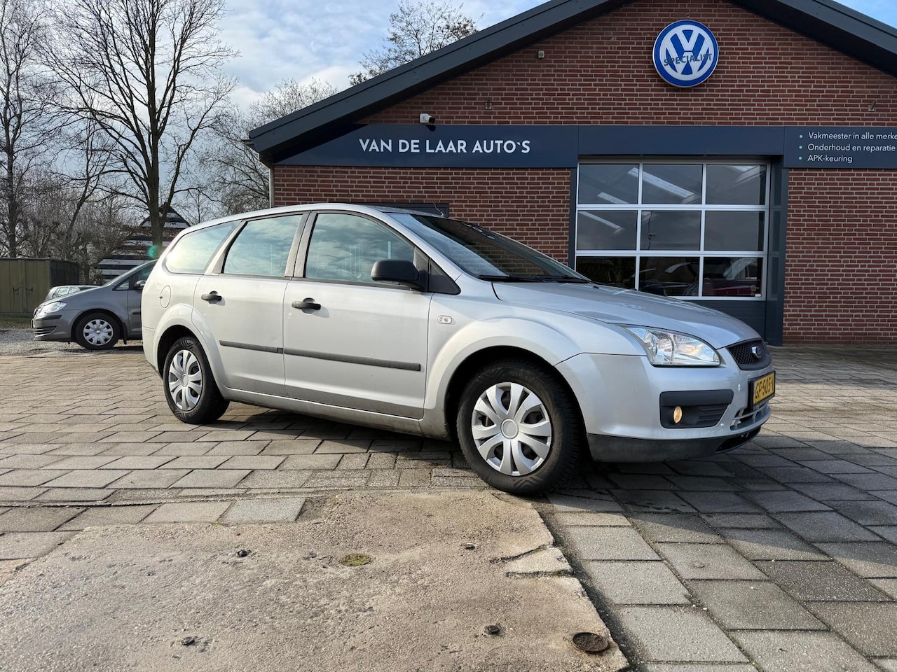 Ford Focus Wagon - 1.6-16V Champion ( Airco , Trekhaak) - AutoWereld.nl