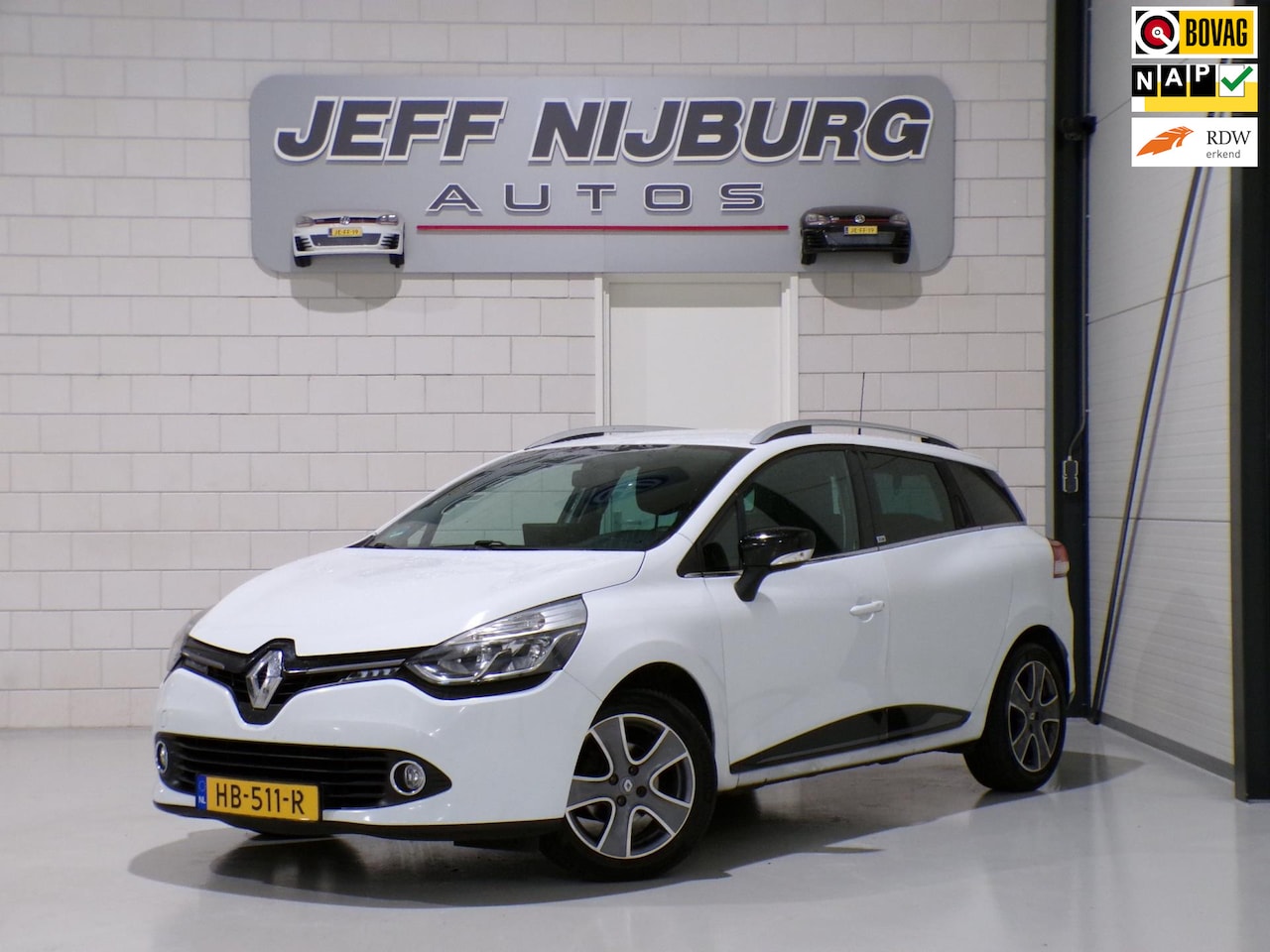 Renault Clio Estate - 1.5 dCi ECO Night&Day "Origineel NL!" Bluetooth Navigatie Winterbanden Camera Parkeersenso - AutoWereld.nl