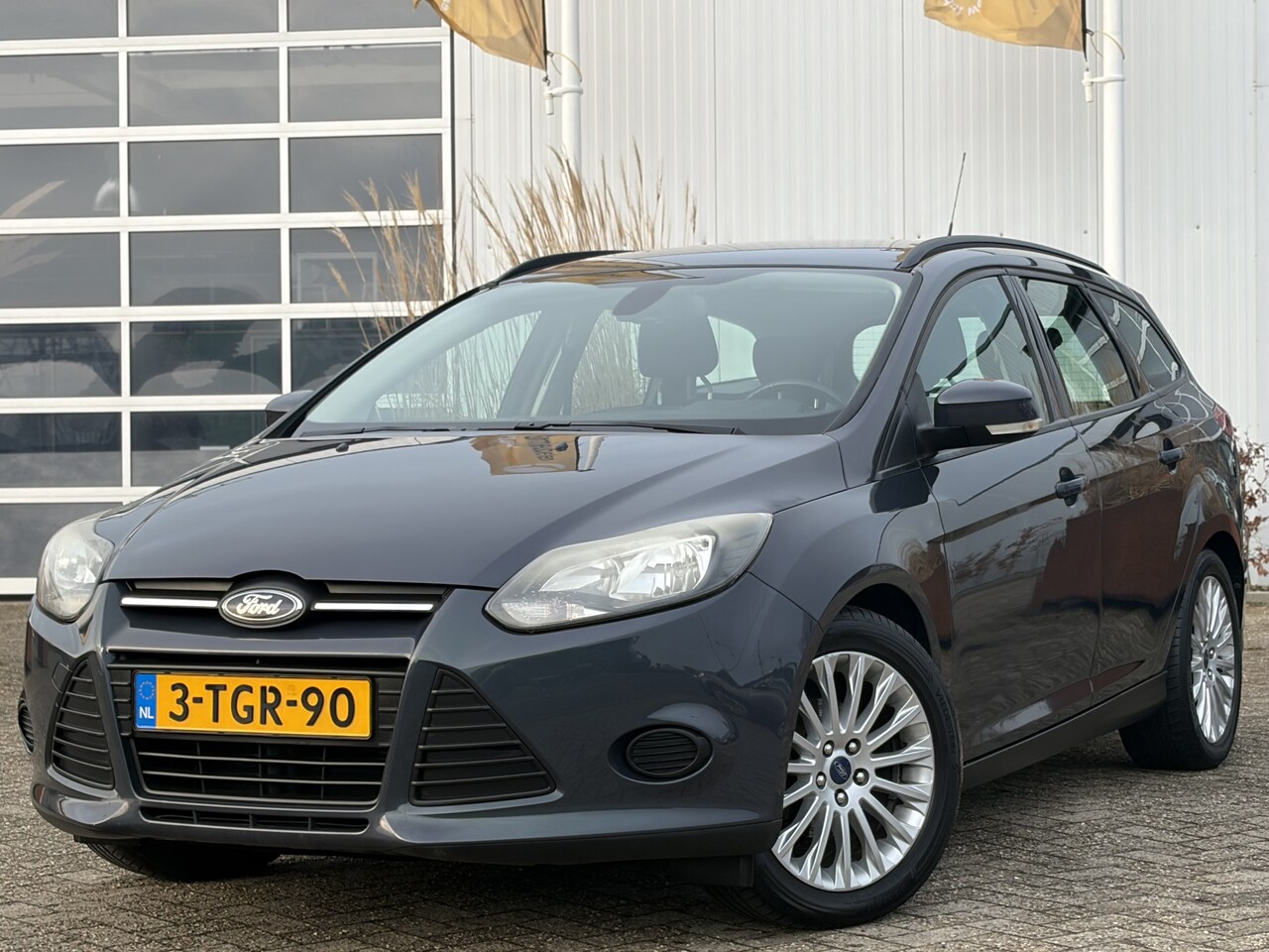 Ford Focus Wagon - 1.0 EcoBoost Edition 100pk | Airco | Bluetooth | Cruise control | Elektrische ramen voor | - AutoWereld.nl