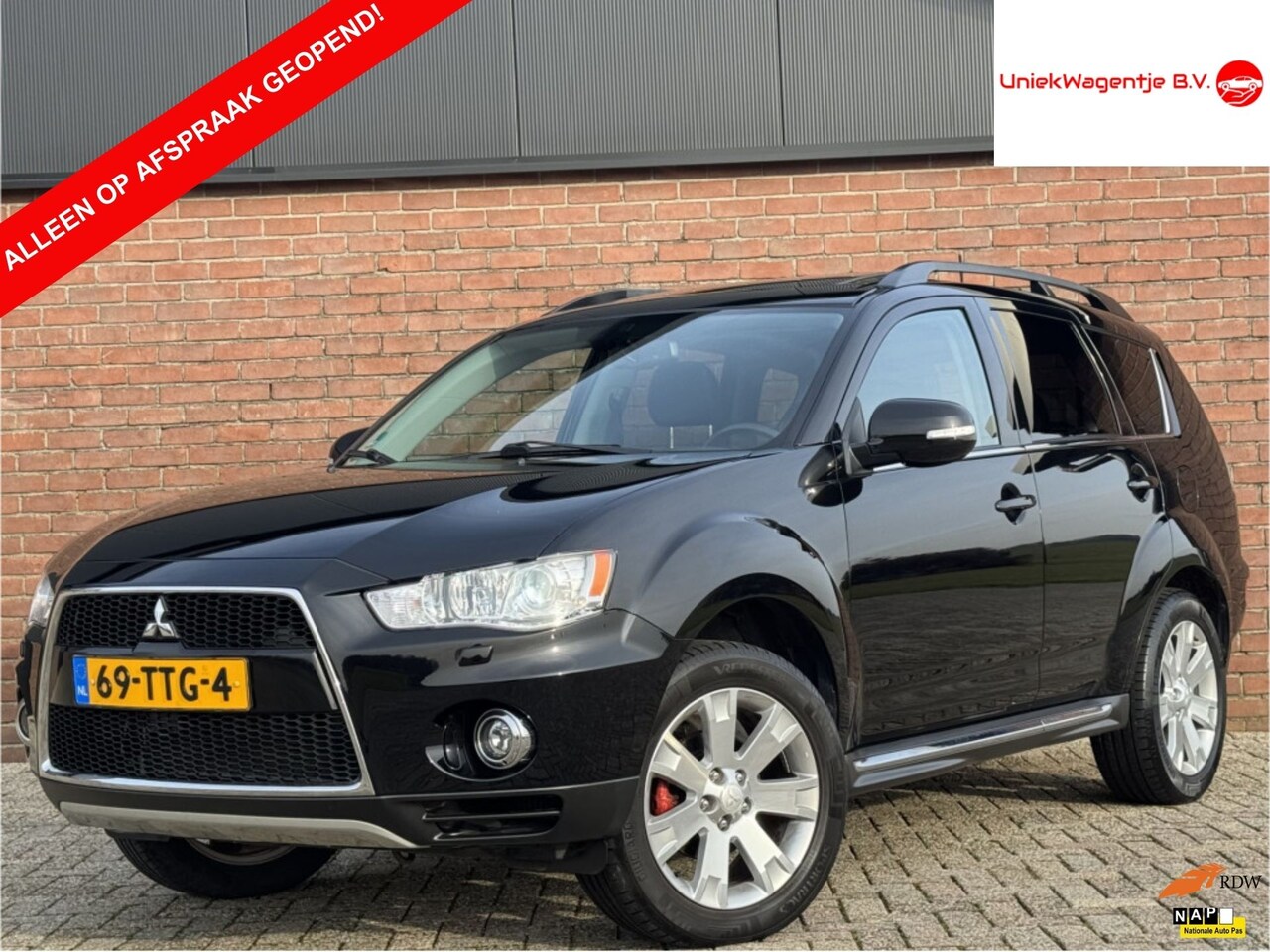 Mitsubishi Outlander - 2.0 EDITION TWO | NL-AUTO! | LEDER! - AutoWereld.nl
