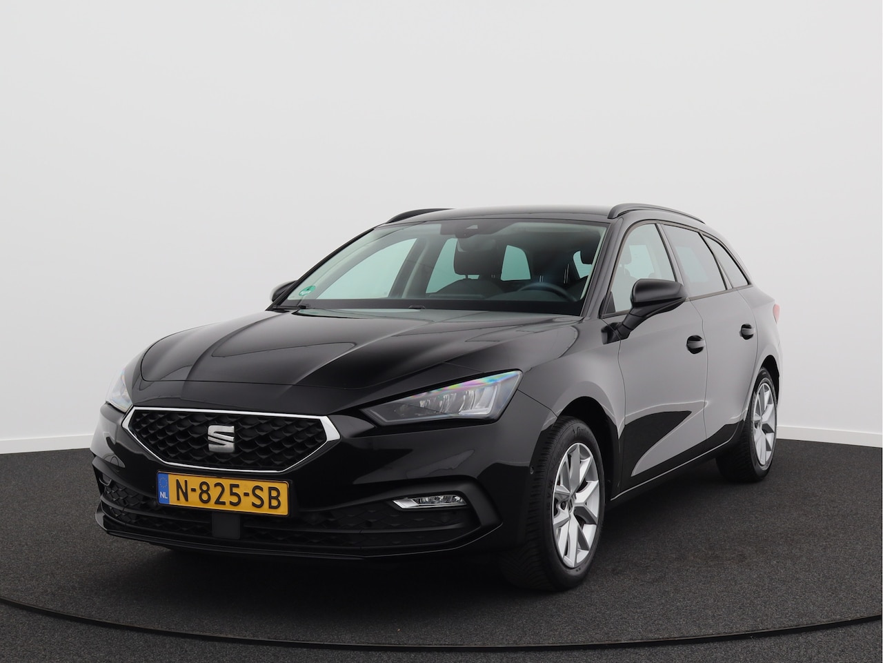 SEAT Leon Sportstourer - 1.0 TSI Style Business Intense/ zeer mooi! - AutoWereld.nl