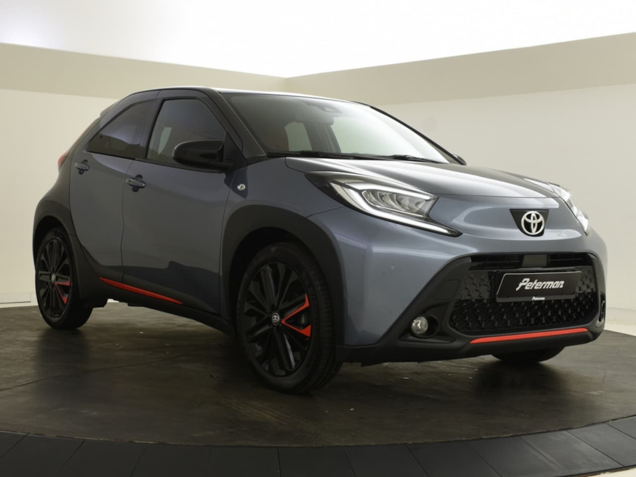 Toyota Aygo X - 1.0 VVT-i MT Undercover | JBL | PDC V+A | Keyless - AutoWereld.nl