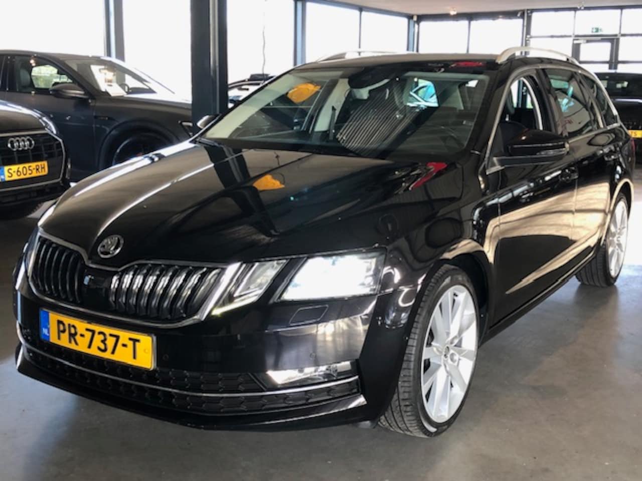 Skoda Octavia - 1.0 TSI 115pk Greentech DSG Style Business - AutoWereld.nl