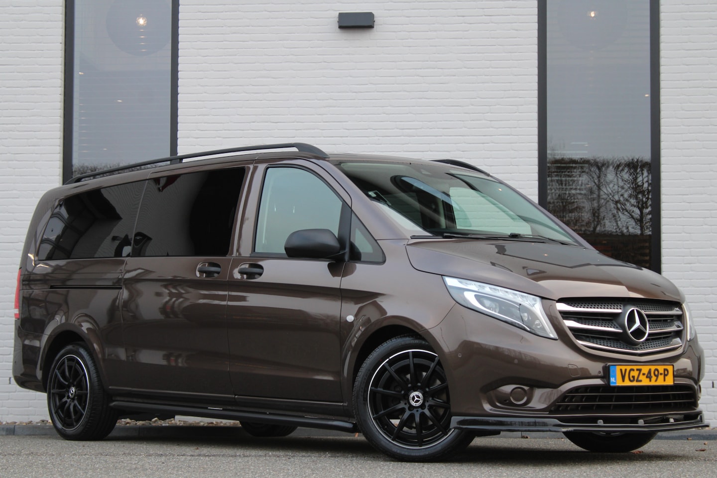 Mercedes-Benz Vito - 114 CDI / Aut / Extra Lang / DC / Comfort / Camera / Stoelvw / Led / Nette Staat - AutoWereld.nl