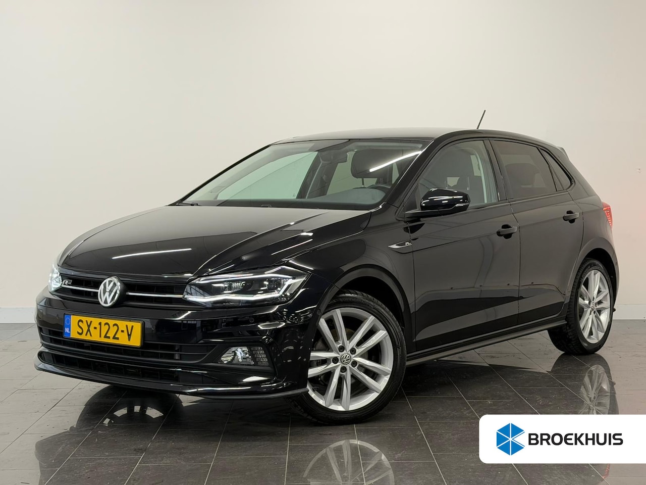 Volkswagen Polo - 1.0 TSI Highline R-line | Achteruitrijcamera | Airco (automatisch) | Apple Carplay/Android - AutoWereld.nl