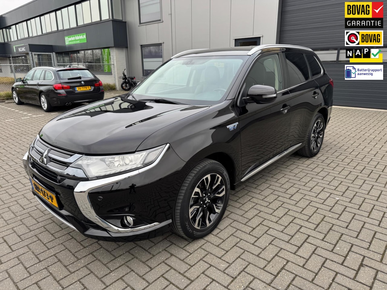 Mitsubishi Outlander - 2.0 PHEV Executive Edition 2.0 PHEV Executive Edition - AutoWereld.nl