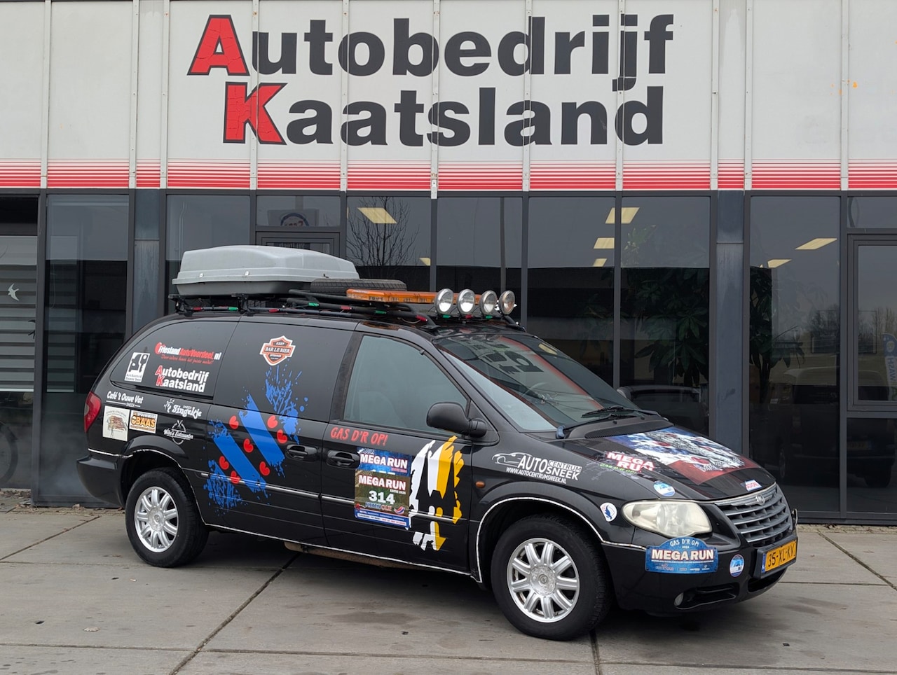 Chrysler Grand Voyager - 2.8 CRD SE - Airco - Megarun - Garbagerun - Barrelrun - AutoWereld.nl