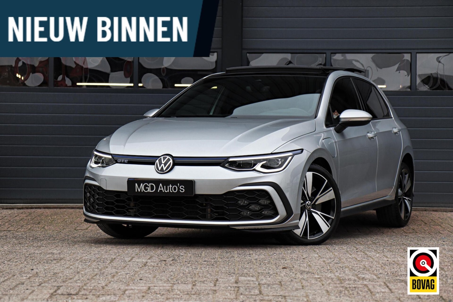 Volkswagen Golf - 1.4 eHybrid GTE /IQ-LIGHT/PANODAK/STOEL+STUURVERW./KEYLESS/CAMERA/CARPLAY/ACC! - AutoWereld.nl