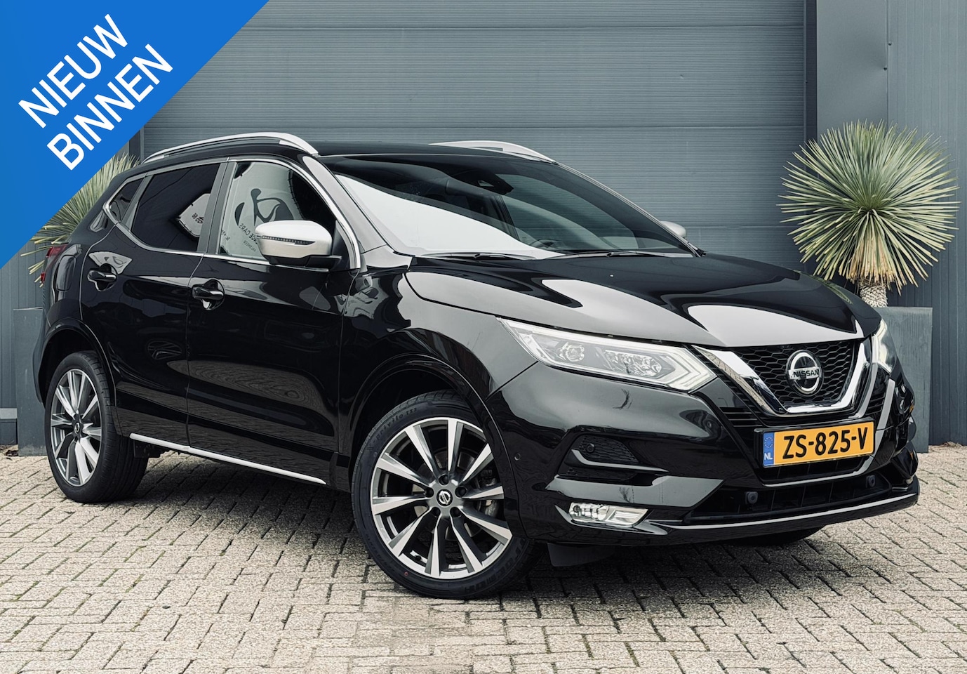 Nissan Qashqai - 1.3 DIG-T Tekna Pano/Navi/Camera - AutoWereld.nl
