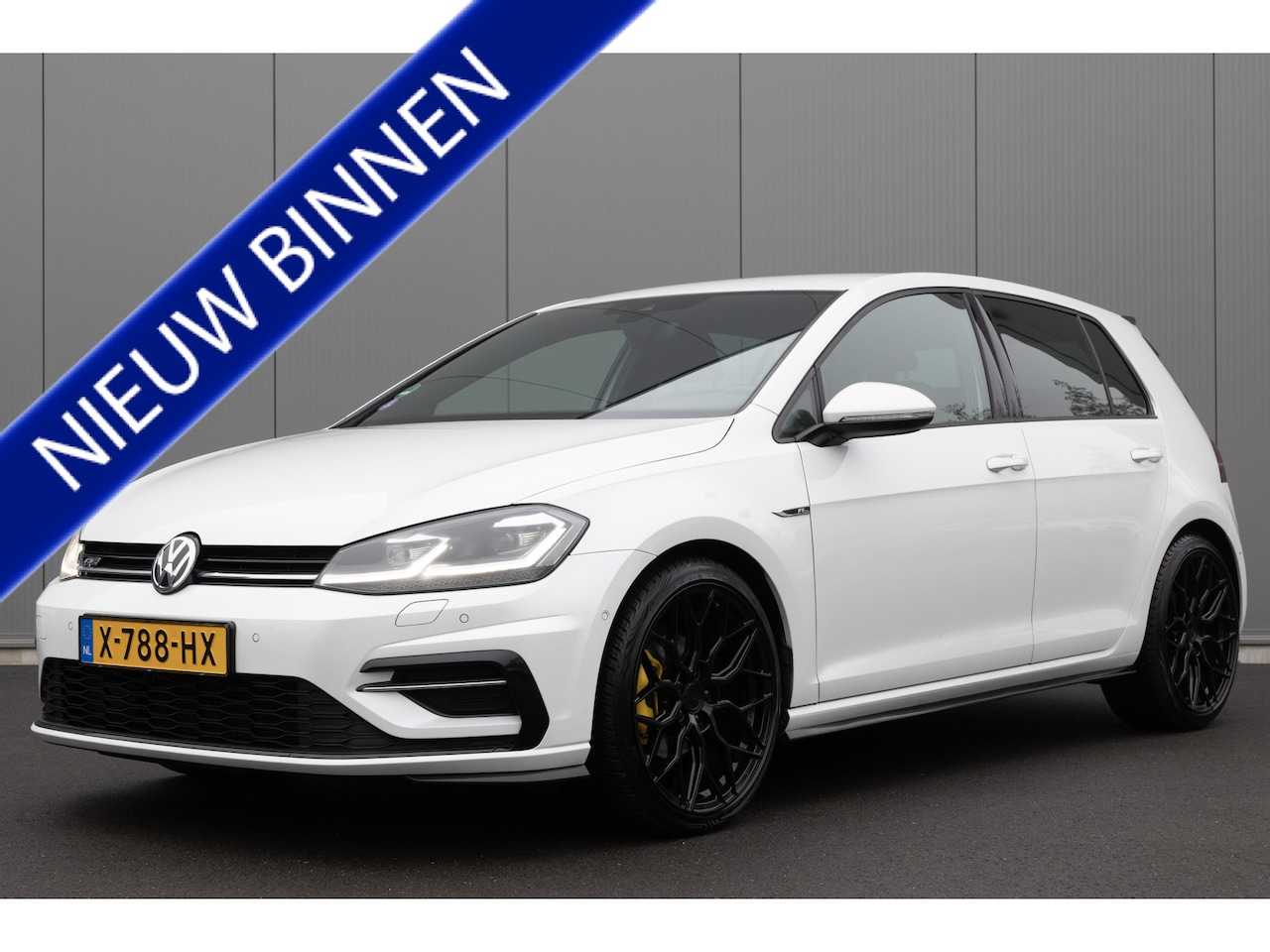 Volkswagen Golf - 1.5 TSI Highline | 2X R-LINE | CAMERA | 19 INCH | STOELVERWARMING | - AutoWereld.nl