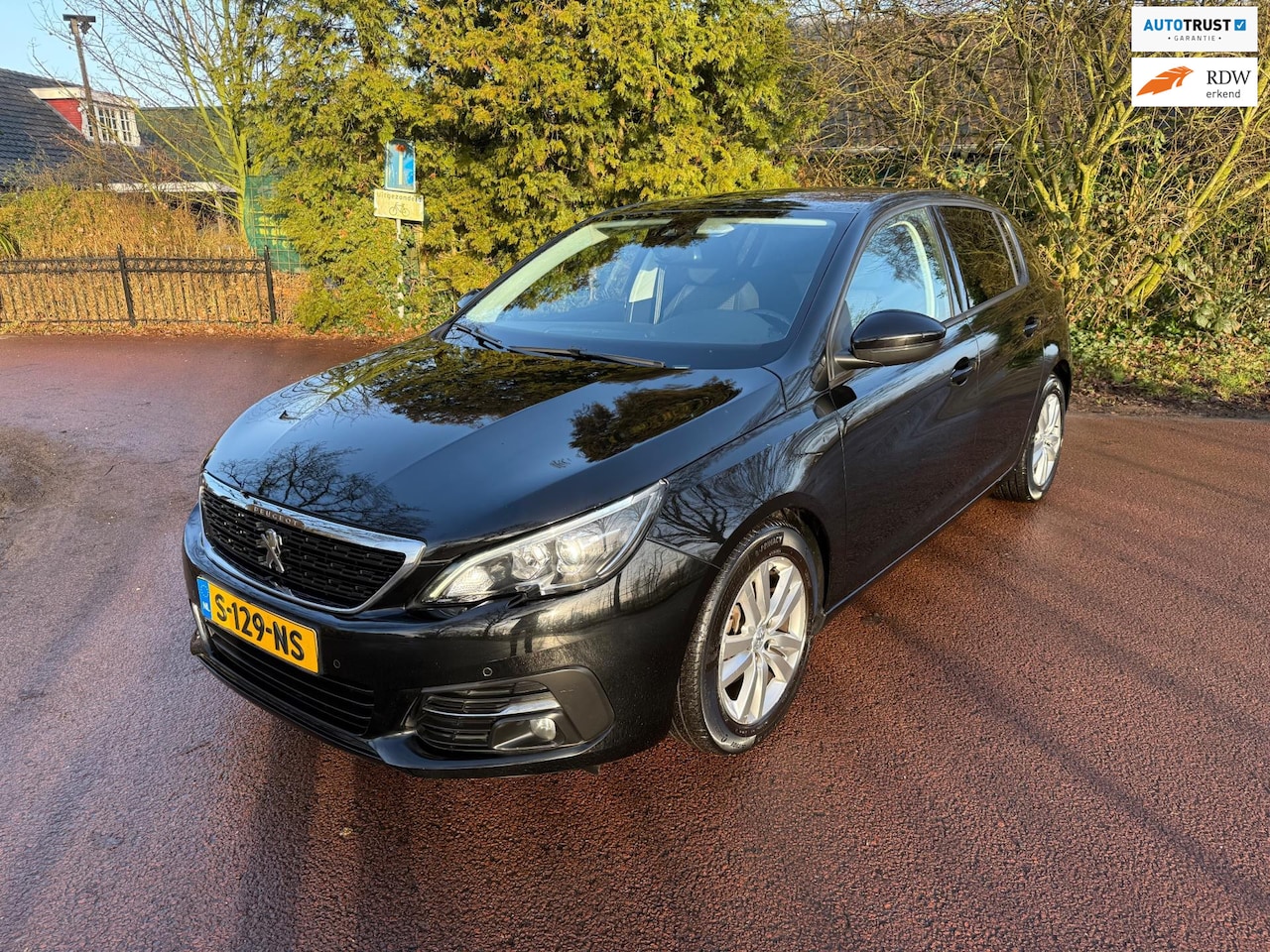 Peugeot 308 - 1.2 PureTech GT / Navi / Automat / PDC / Airco / BT / Apk - AutoWereld.nl
