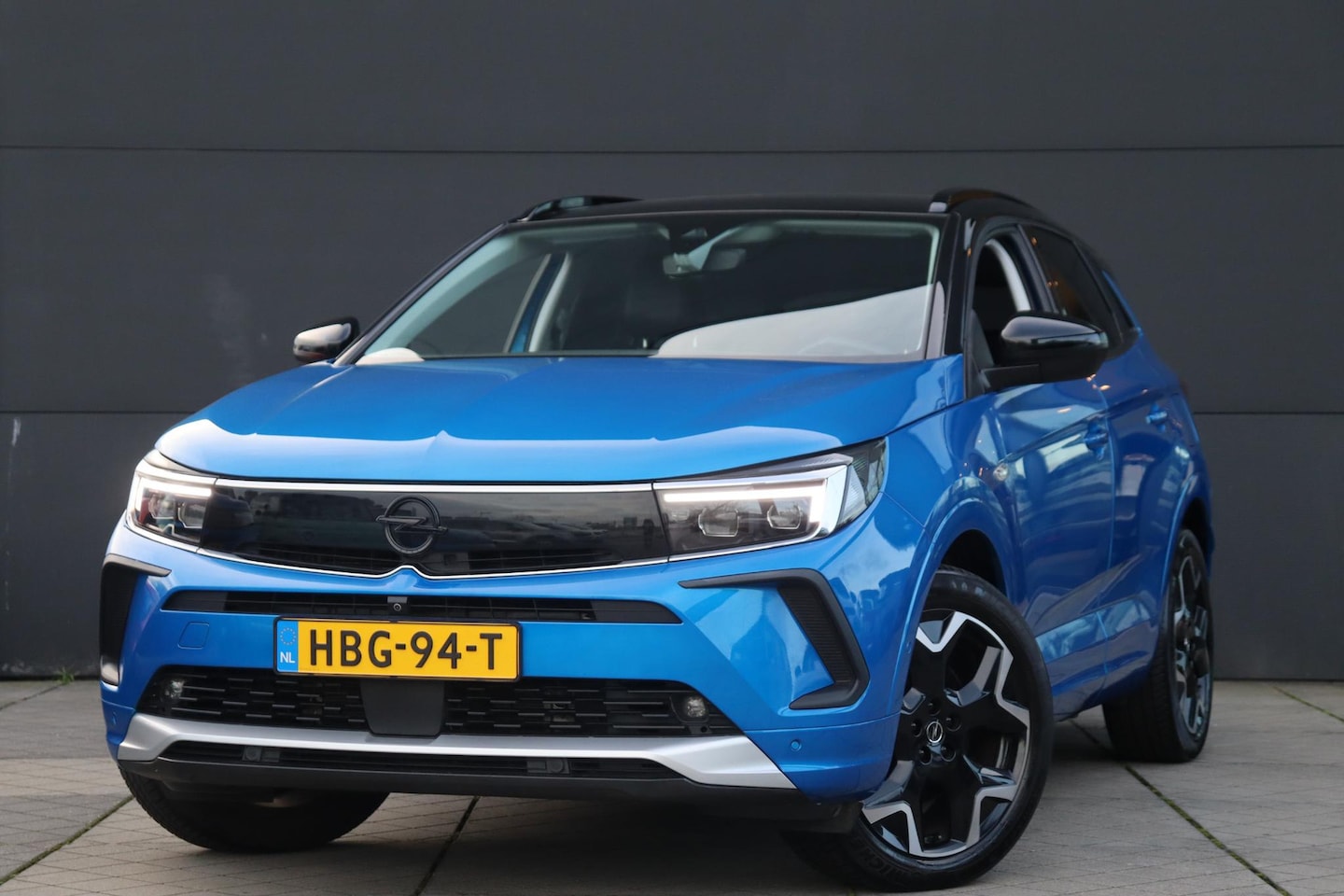 Opel Grandland - 1.6 Turbo Plug-In Hybrid Ultimate / Lederpack/ Winterpack / 19'' velgen - AutoWereld.nl