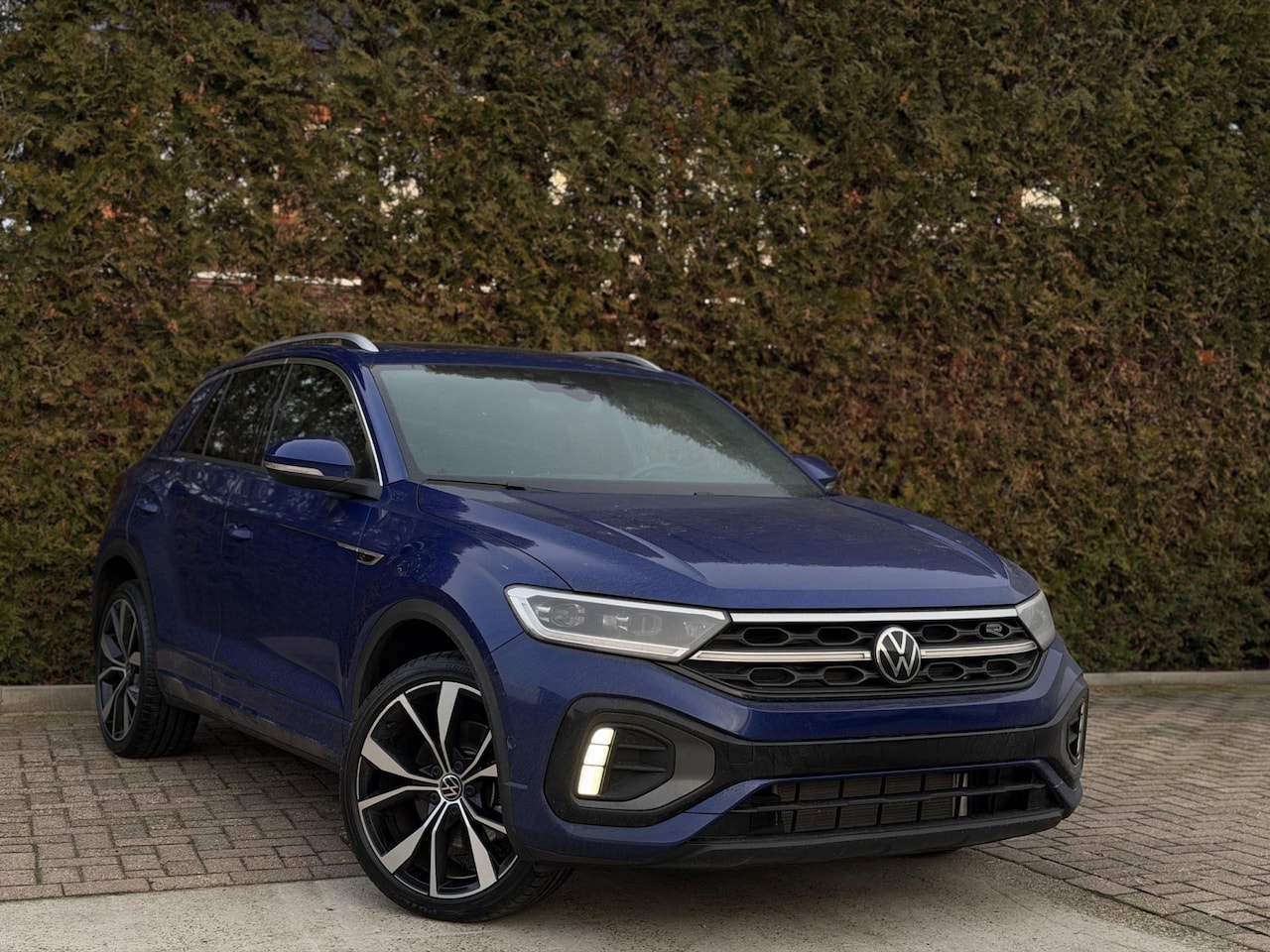 Volkswagen T-Roc - 1.5 TSI 3x R-Line Panorama CarPlay - AutoWereld.nl