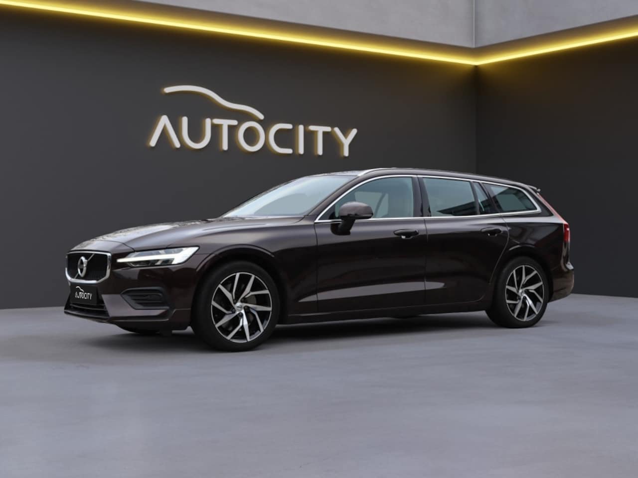 Volvo V60 - kombi Momentum T5 251pk Camera l Winterpakket Pro - AutoWereld.nl