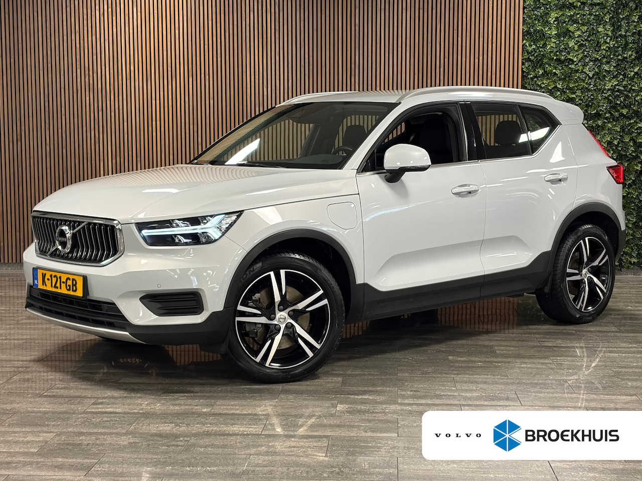 Volvo XC40 - T4 Recharge Inscription | Glacier Silver! | Trekhaak | Adaptieve Cruise Control | Stoel en - AutoWereld.nl