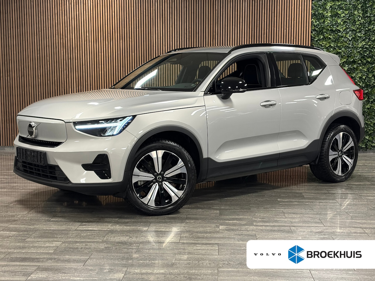 Volvo XC40 - Recharge Plus | Adaptieve Cruise Control | Stoel en Stuurwielverwarming | Parkeercamera | - AutoWereld.nl