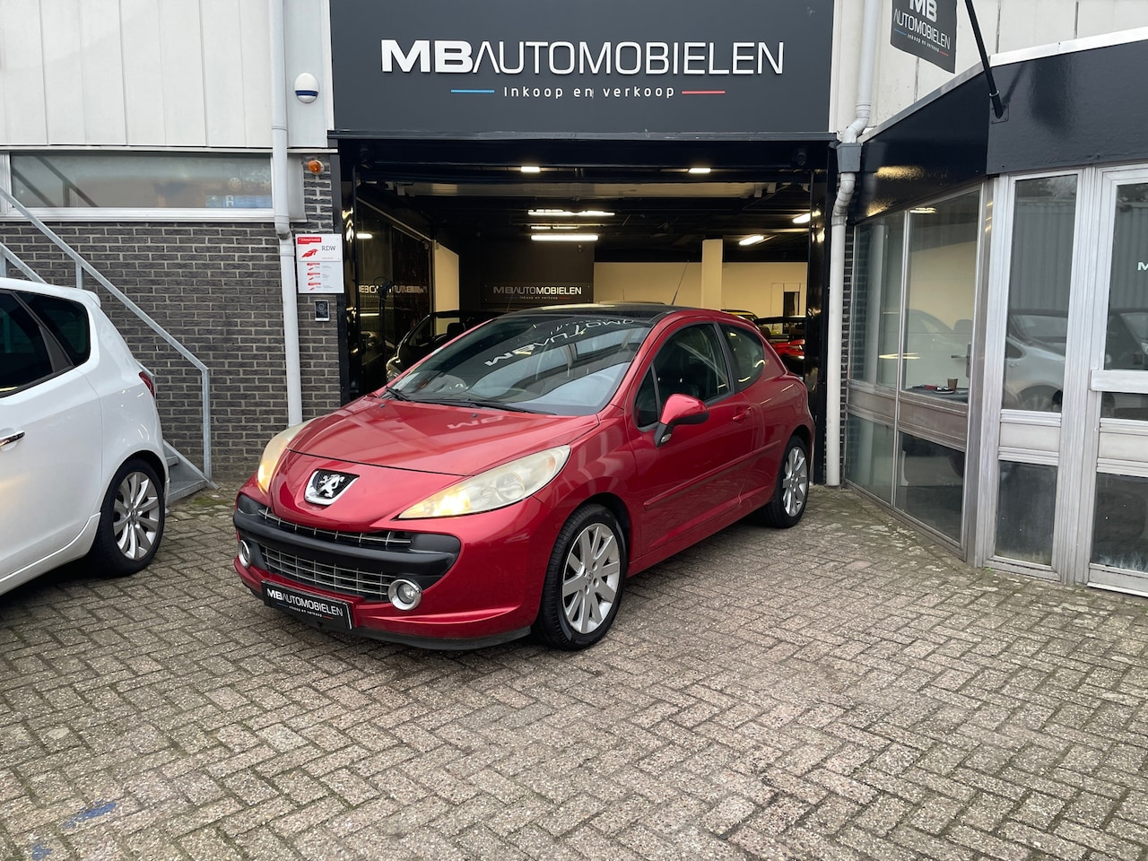 Peugeot 207 - 1.6-16V T Féline/Leder/lanoramadak/Sportfilter/JBL Geluidsinstallatie! - AutoWereld.nl