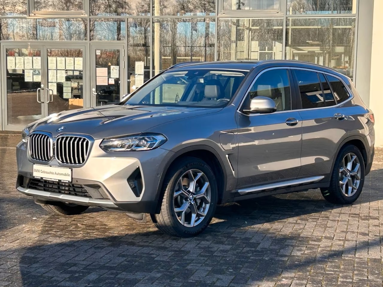 BMW X3 - xDrive30e ** LASER, LEDER, PANORAMA, TREKH, HuD, H&K SOUND, 19-inch LMV ** 1e EIG - Slecht - AutoWereld.nl