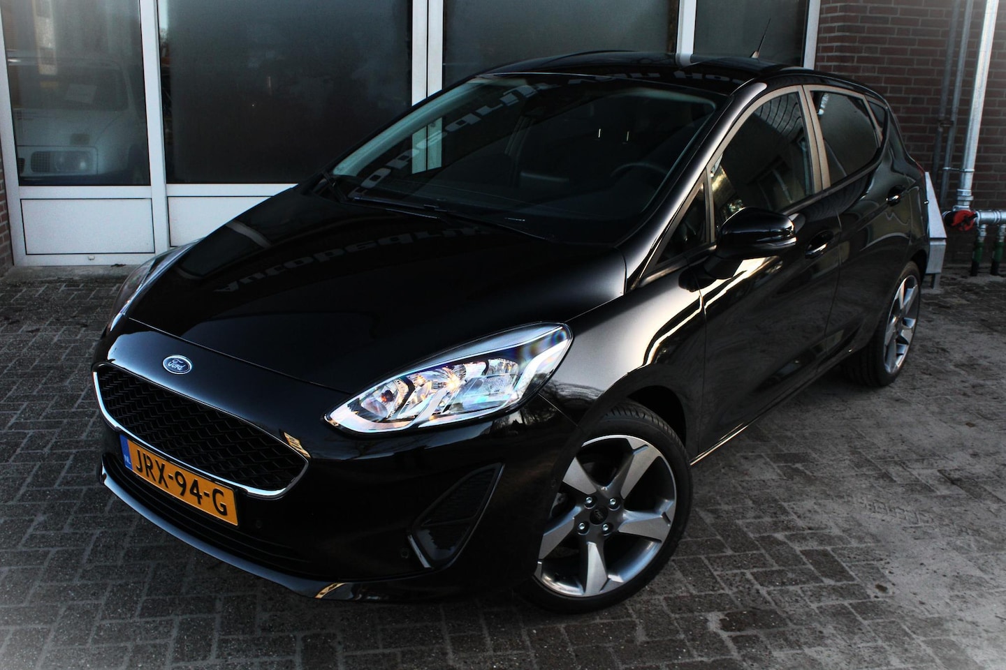Ford Fiesta - 1.0 Apple/Android carplay, Parkeer assistent, Stuurverwarming, Stoelverwarming, Cruise con - AutoWereld.nl