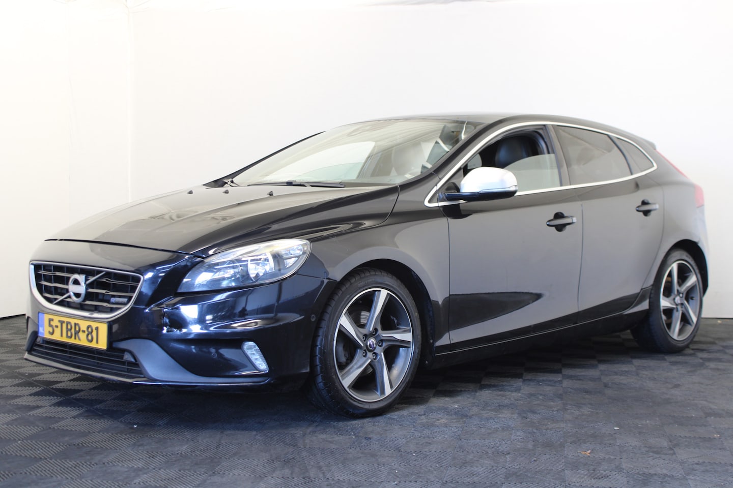 Volvo V40 - 1.6 D2 R-Design |Pano| - AutoWereld.nl
