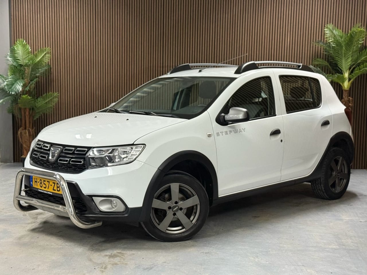 Dacia Sandero - 0.9 TCe Bi-F Royaal - AutoWereld.nl